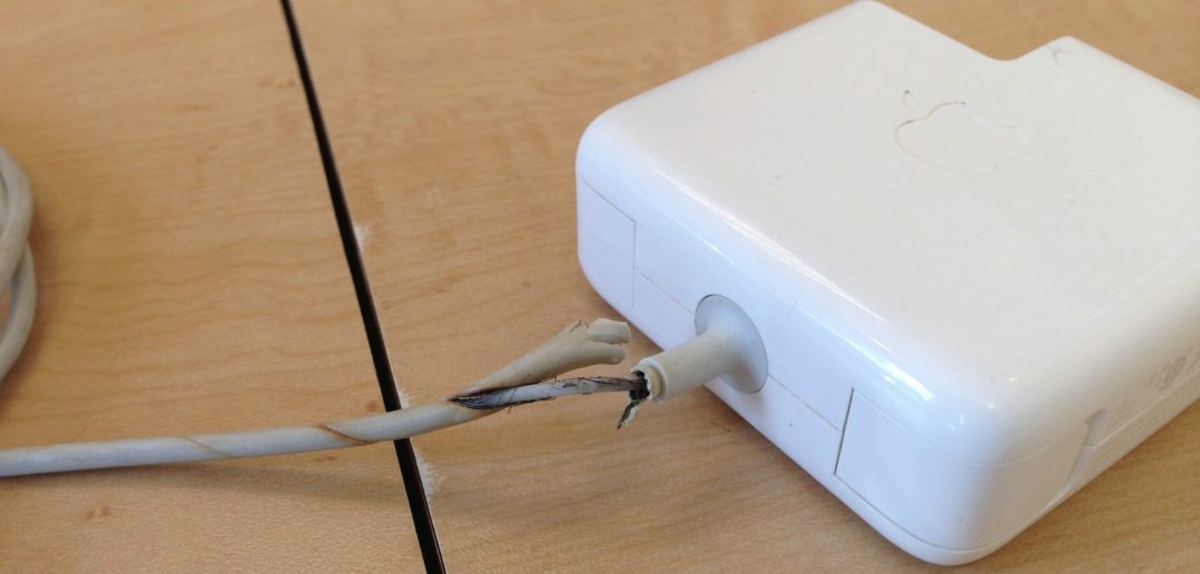 Hasarlı Apple şarj aleti