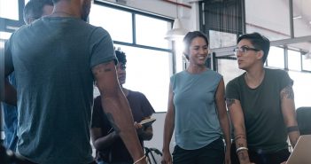 Google Hire Arkaplan Görseli